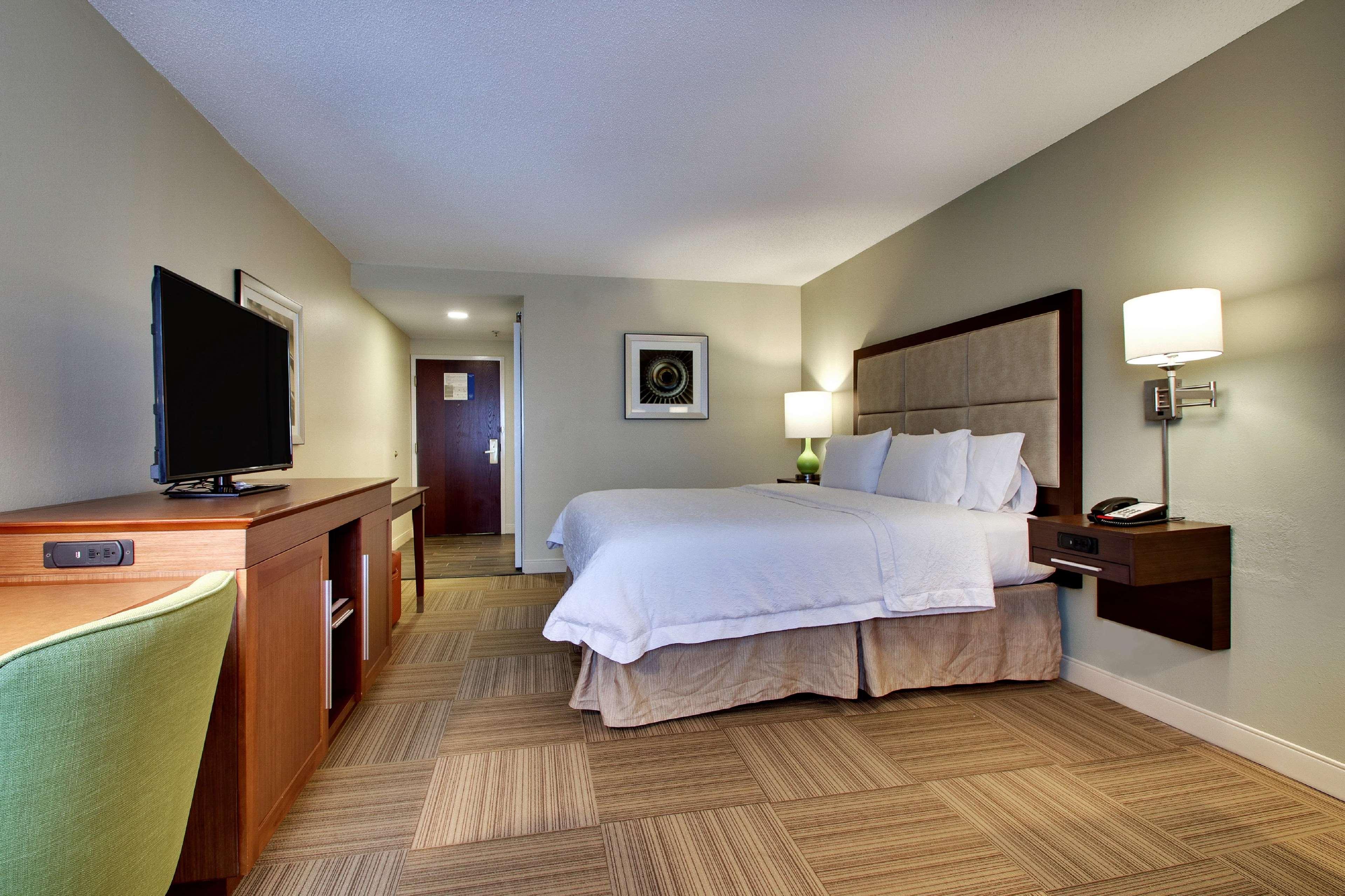 Hampton 3*