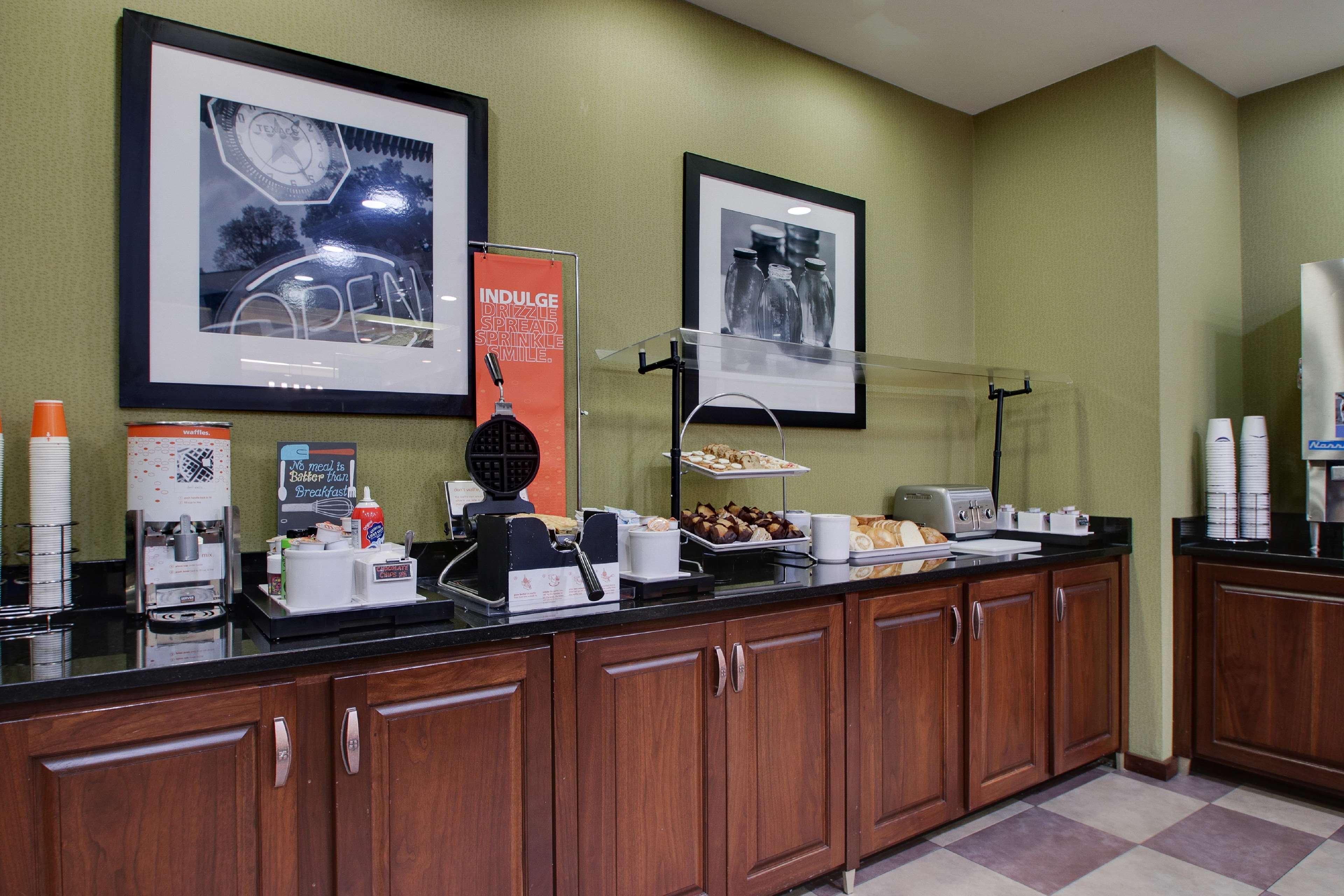 Hotel Hampton 3*