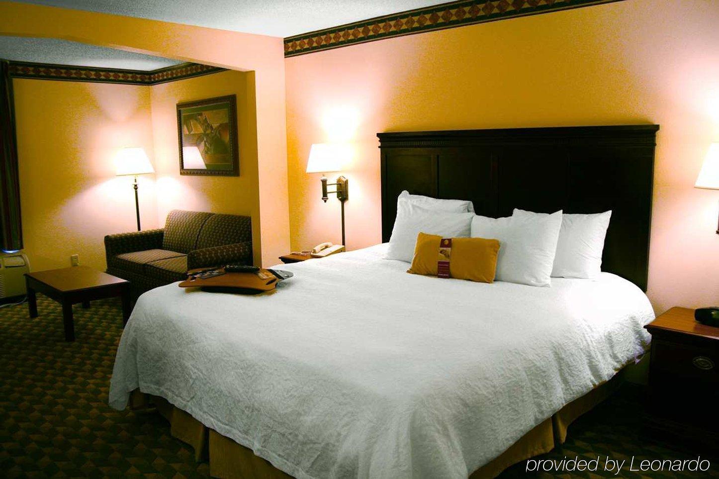 Hampton 3*