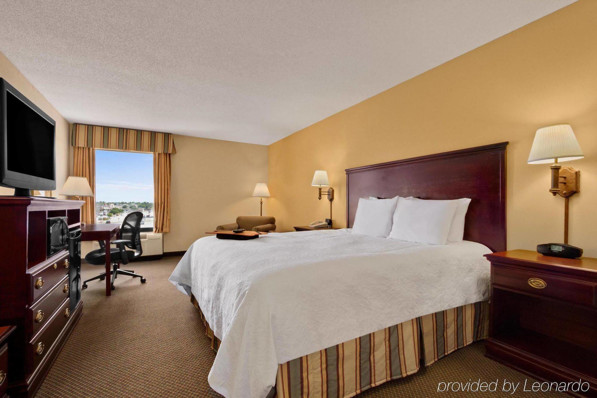 Hotel Hampton 3*